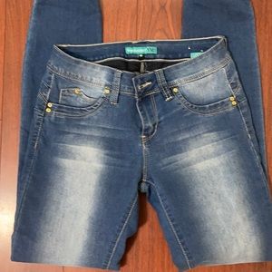 Ymi wanna betta butt Jean